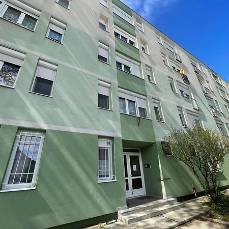 Grey Deluxe Apartman Kaposvar Exterior photo